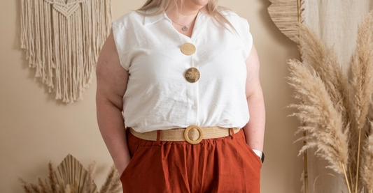 Chemise sans manches avec broches